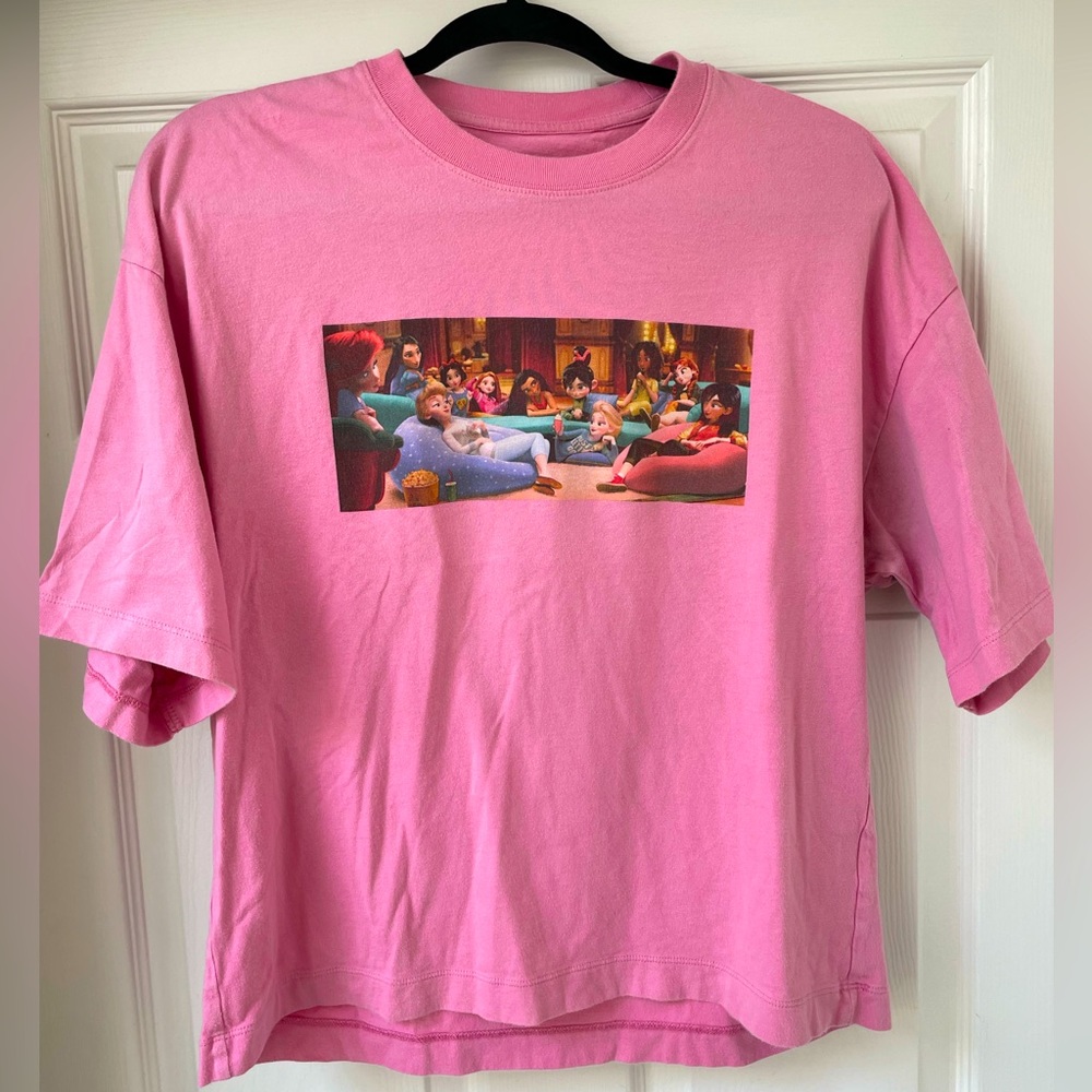 UNI QLO Disney Princess Cropped T-Shirt Women’s Medium